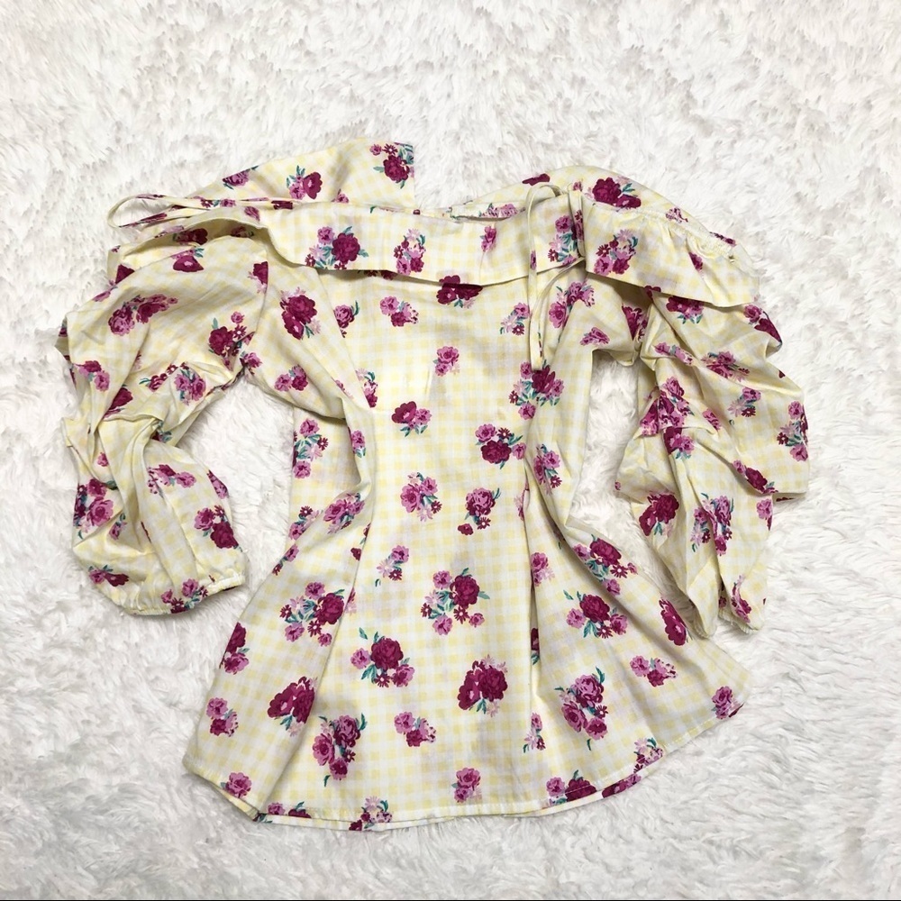 NWT No Comment Cold Shoulder Floral Top Sz M - Picture 9 of 11